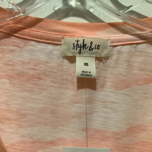 Style & Co. T-Shirt, coral camo, size x-small NWT - Picture 3 of 4